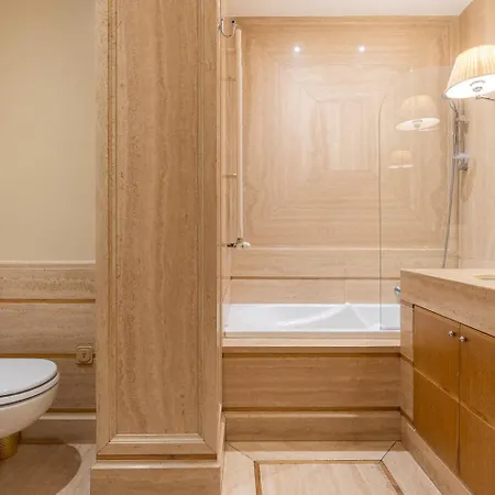 Konukevi The Train Bari