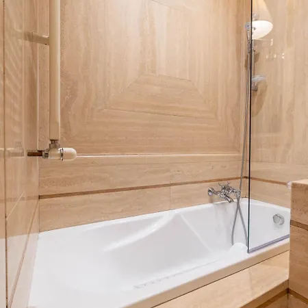 The Train Vendégház Bari